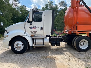 2011 International DS Prostar Truck with 2016 Doma Self-Contained 4000 Gallon Vacuum Tank