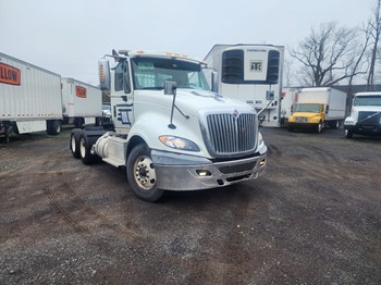 2015 International Prostar+ LF687 Day Cab