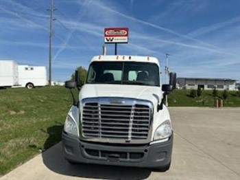 2014 Freightliner Cascadia Vacuum Truck, 3500 Gallon Tank Capacity