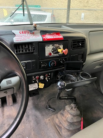 2004 Ford F750 Forestry Bucket Chipper Truck