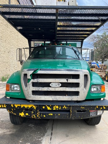 2004 Ford F750 Forestry Bucket Chipper Truck