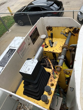 2004 Ford F750 Forestry Bucket Chipper Truck