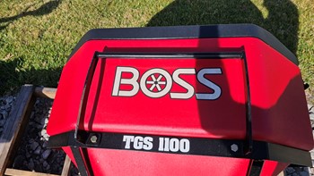 2022 Boss TGS1000 Tailgate Salt Spreader