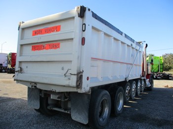 2015 Kenworth T800 Six Axle Dump Truck