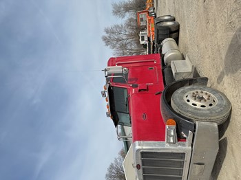 2005 Peterbilt 378 Day Cab Truck