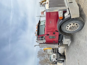 2005 Peterbilt 378 Day Cab Truck