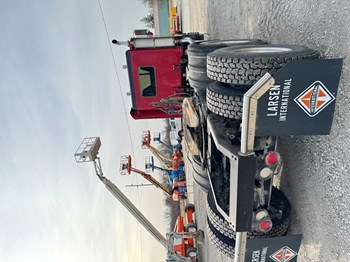 2005 Peterbilt 378 Day Cab Truck