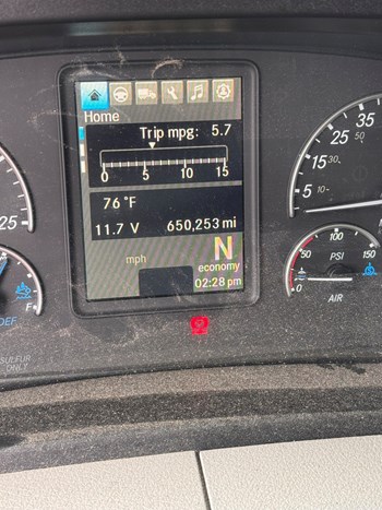 2019 Freightliner Cascadia 126 Sleeper Truck