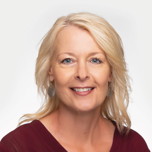Headshot of Margaret Kvalevog.